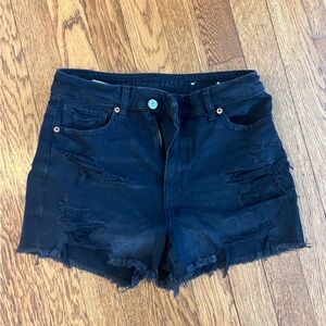 American Eagle black distressed mom jean shorts never worn! Size 4